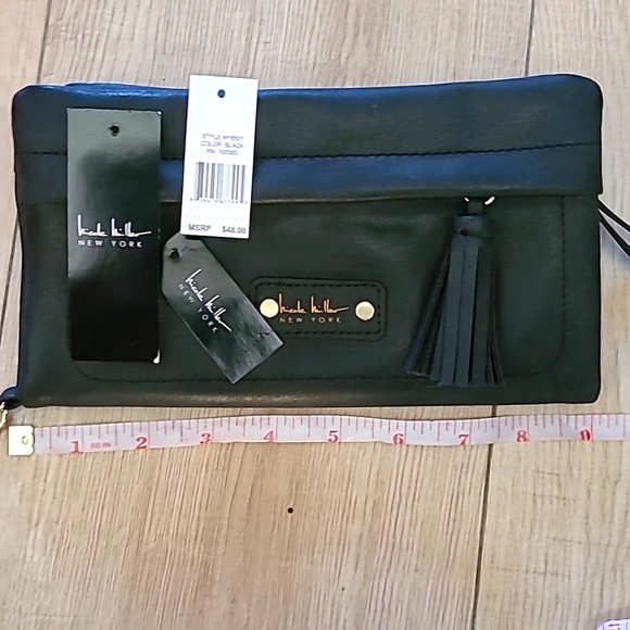NWT 'NICOLE MILLER' New York Wallet Purse with handstrap - Picture 7 of 12